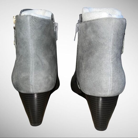 Isaac Mizrahi Live Gray Kiera Wedge Ankle Boot, New without Box 8M - Picture 3 of 7